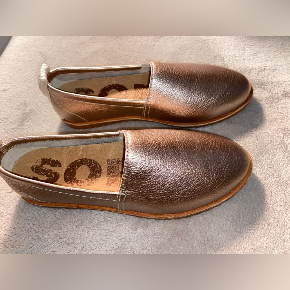 Sorel metallic flats Womens USA 5